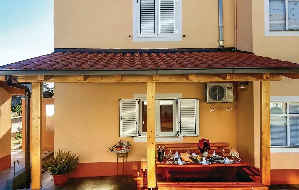 Apartment Darija With Private Pool Kaštela