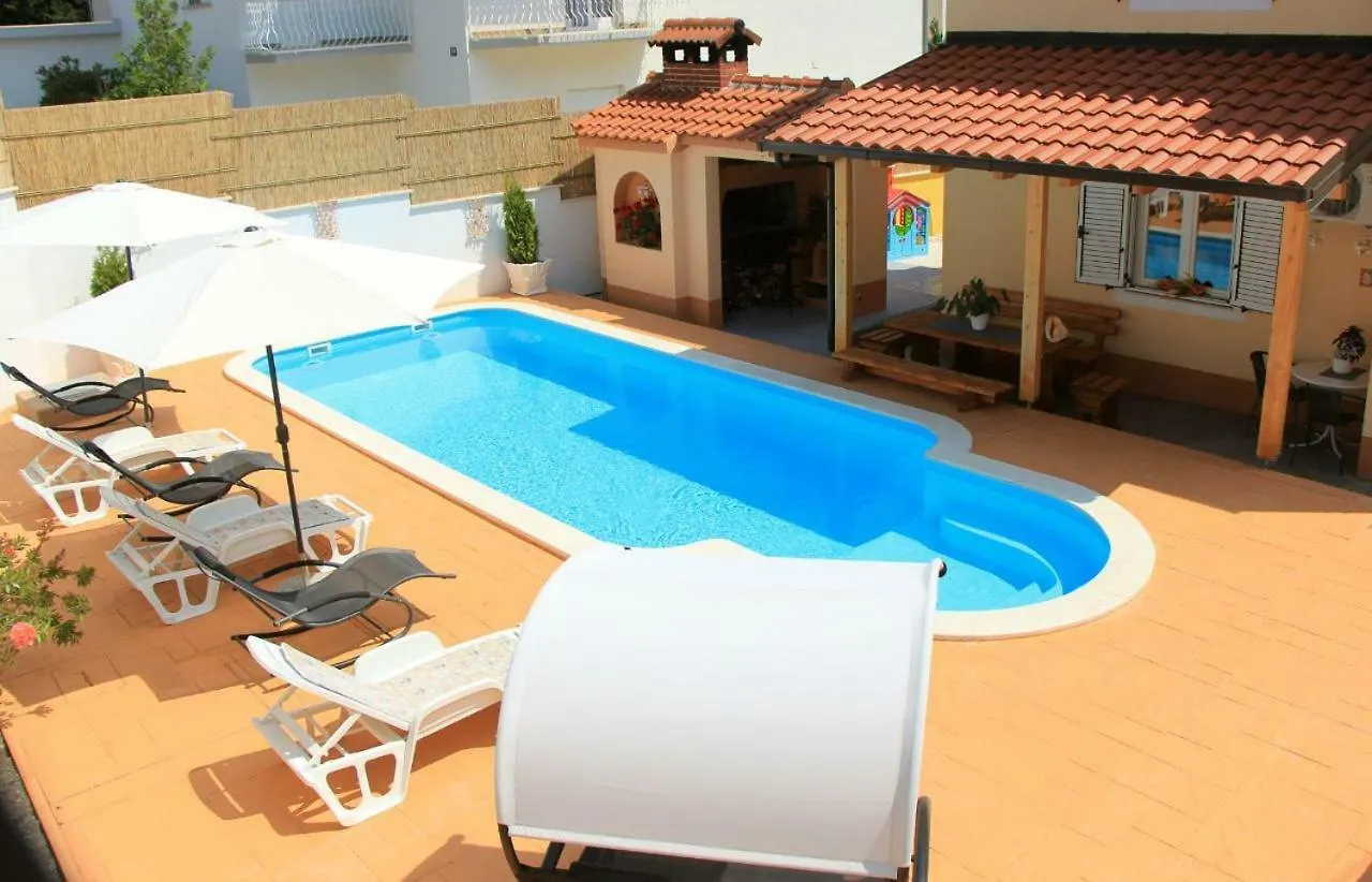 Apartment Darija With Private Pool contacts